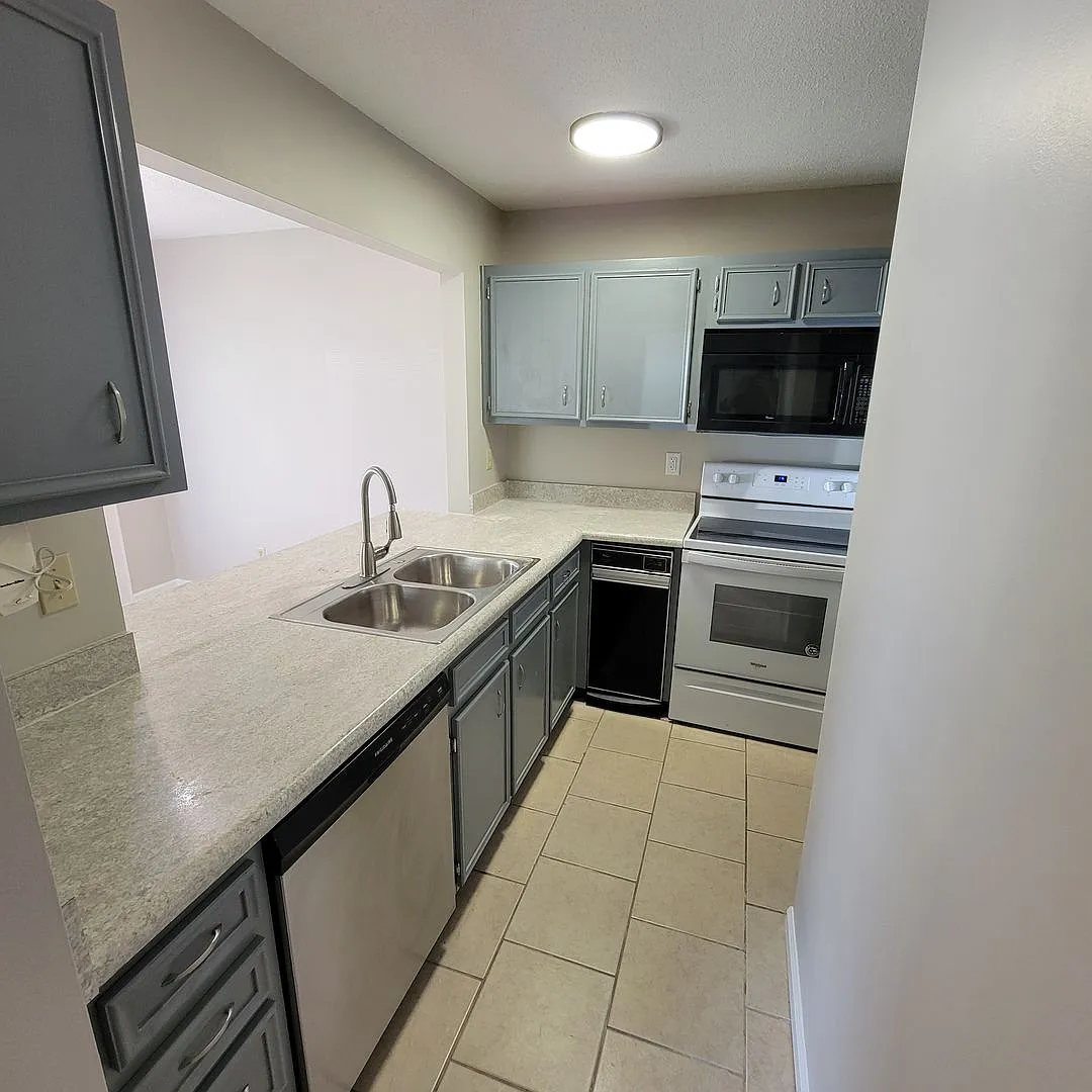 2/1.5 Townhome-Cookeville City- End Unit — Photo 4