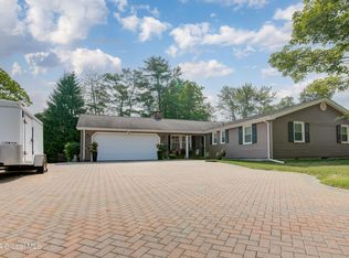 2 Jane Dr, Johnstown, NY 12095
