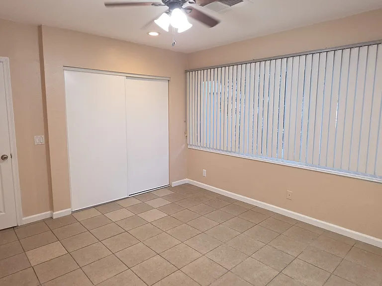 719 E Wardlow Rd #B — Photo 21