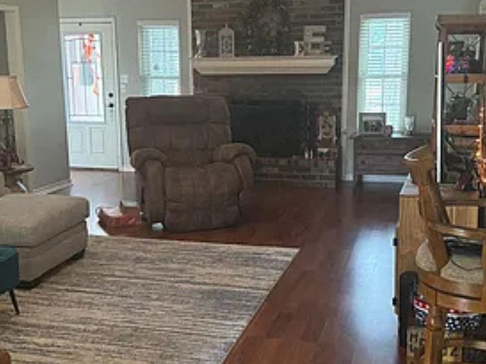 2nd image of 14 Walden Ct