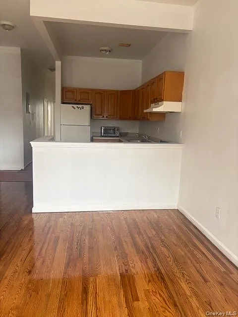 Building Photo - 676 Jamaica Ave #3