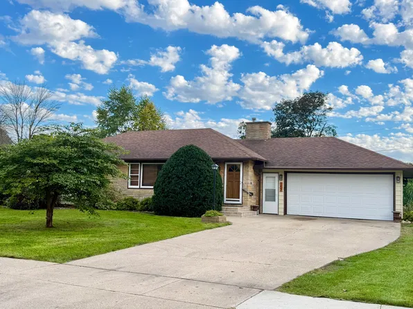 157 E Lake St, Rockwell City, IA 50579