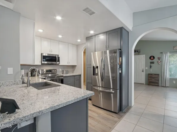 3139 W FOOTHILL Drive, Phoenix, AZ 85027