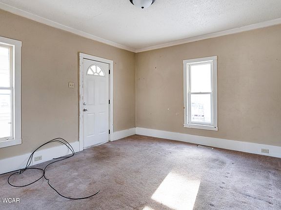 3rd image of 237 N Cherry St