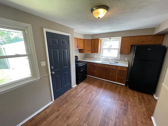 3rd image of 2162 Myrtle Ave