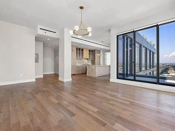 262 9th Street image 8 of 37