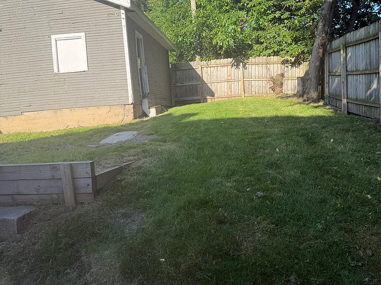 642 Sinclair Ave NE — Photo 23