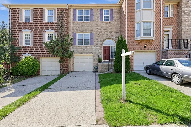 3 bed, 2.0 bath, 1620 sqft, $3,495 — Photo 2