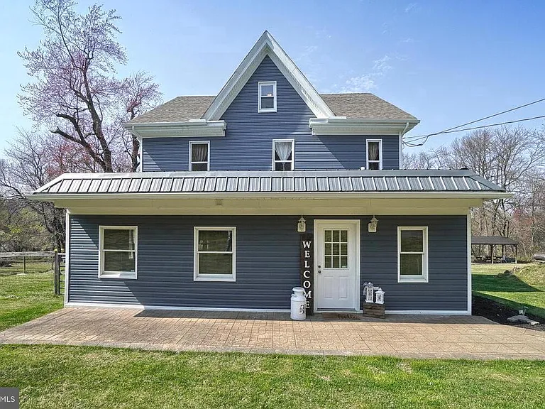 25526 Military Rd — Photo 1