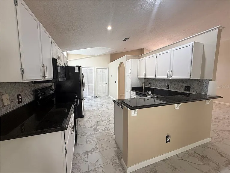 497 Brightview Dr — Photo 9
