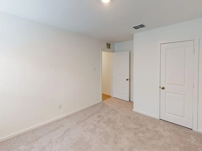 3911 Ontario Way — Photo 13