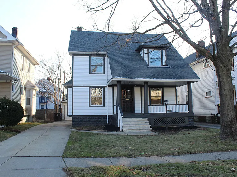 11920 Browning Ave — Photo 1