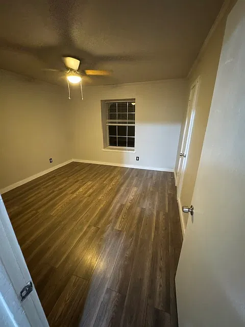 2 bed, 1.5 bath, 1050 sqft, $1,050 — Photo 2