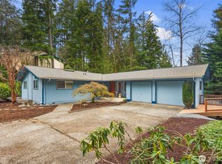 15922 SE 43rd St, Bellevue, WA