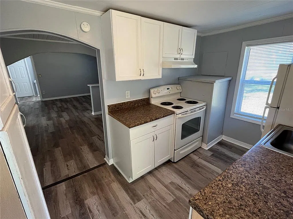 2 bed, 1.0 bath, 874 sqft, $1,250 — Photo 4
