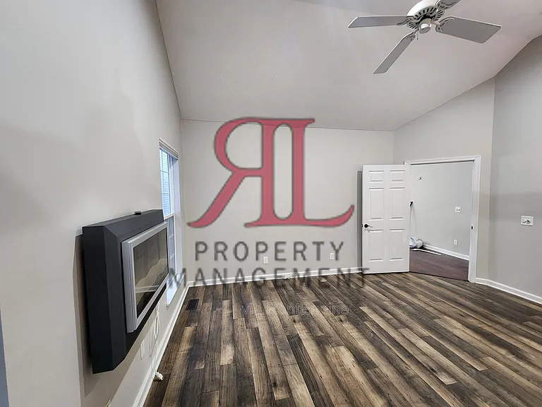 6716 Bethany Dr — Photo 18