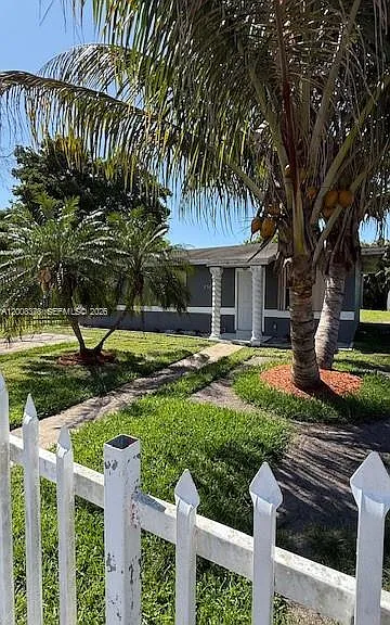 2508 Superior St — Photo 3
