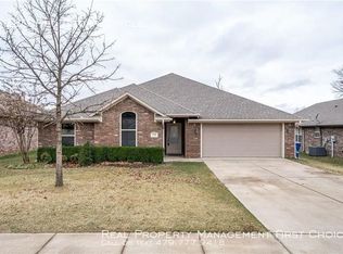 6220 Red Cedar Cir, Fort Smith, AR 72916