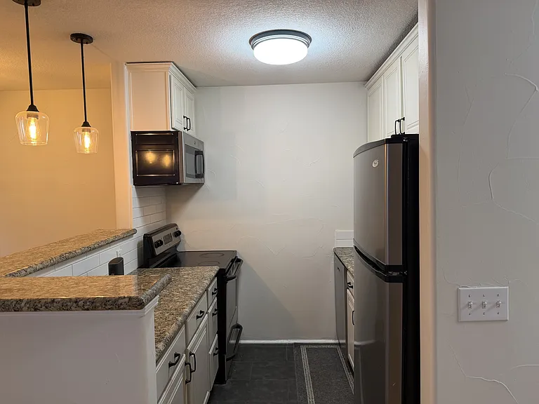 2345 N Clay St #8 — Photo 7