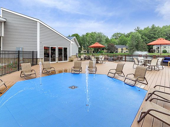 4th image of 1A Lakeview Dr #167C