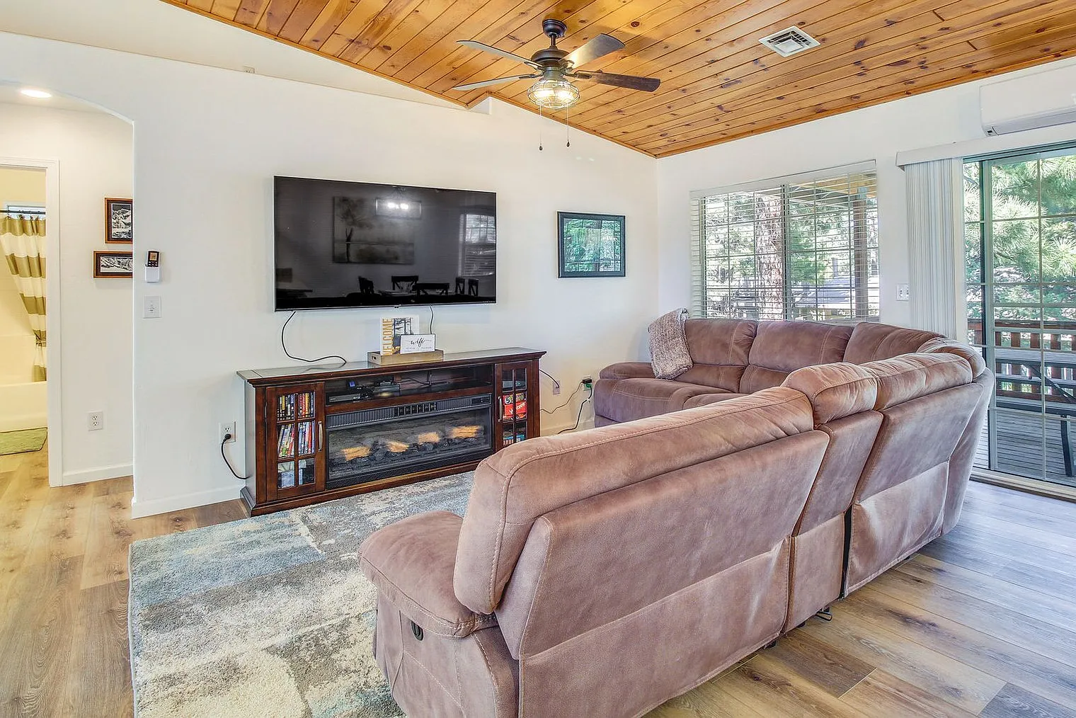 3 bed, 2.0 bath, 1797 sqft, $4,663 — Photo 2