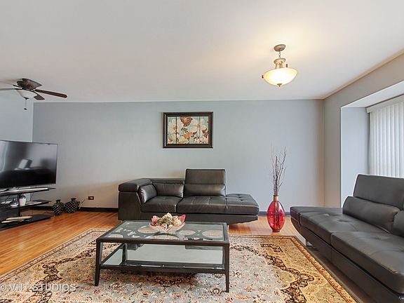 3rd image of 8854 N Prospect St #8854
