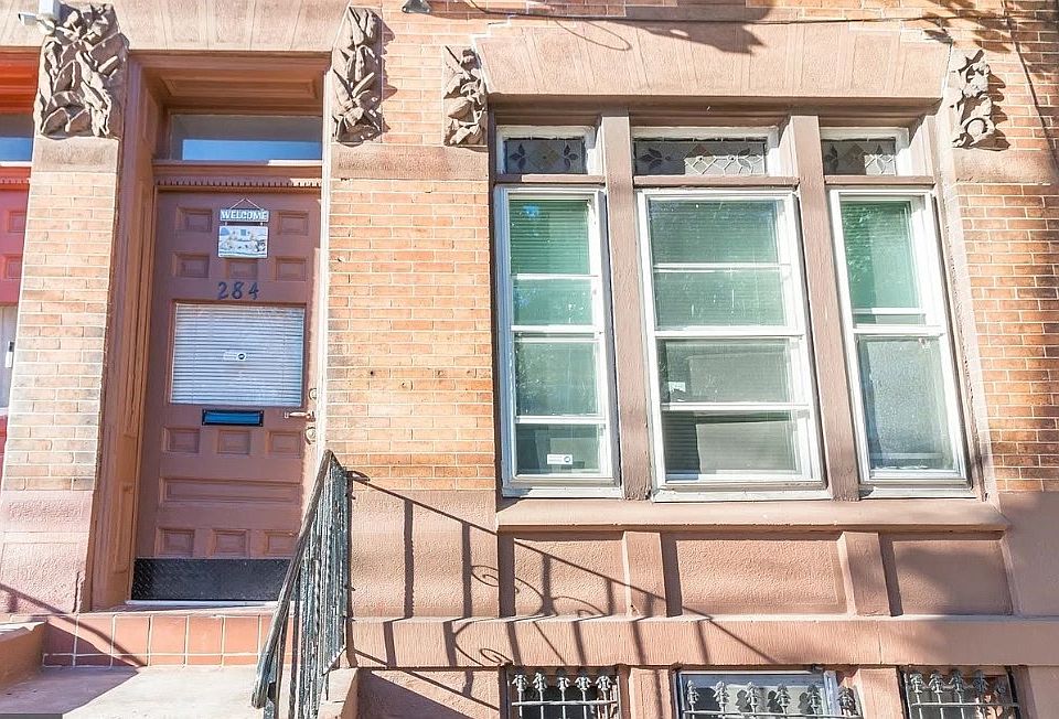 1st image of 284 Hamilton Ave Floor 1