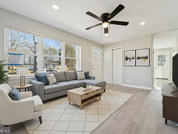2nd image of 760 Ashbourne Ave