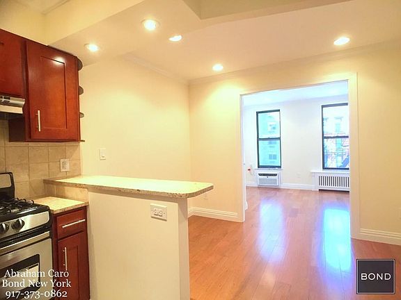 2nd image of 400 E 63rd St APT 3D