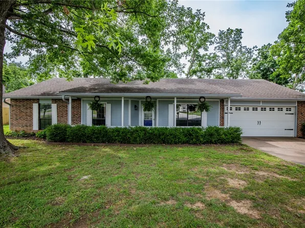 707 Turtle Creek Dr, Rogers, AR 72756