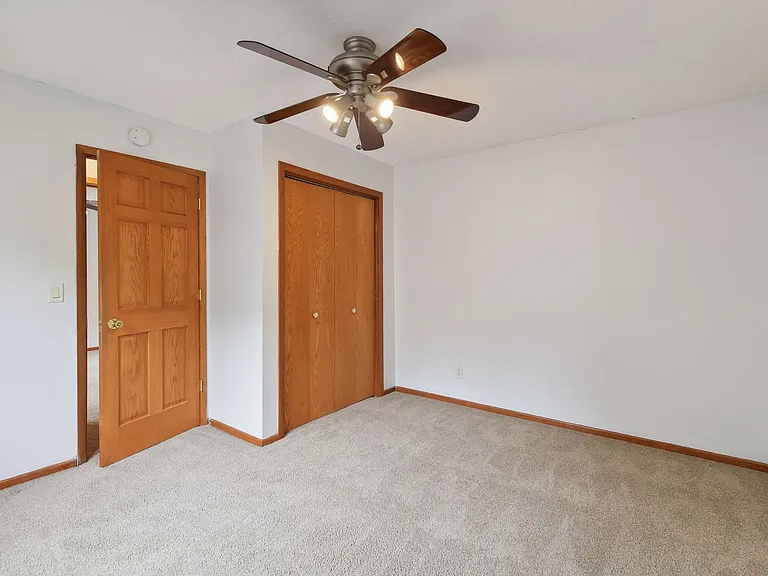 2745 Webster Ave S — Photo 9