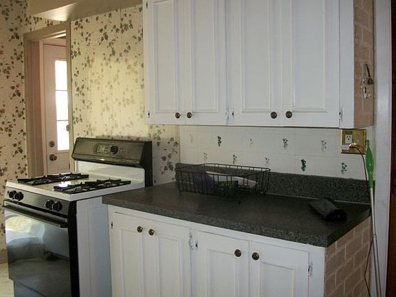 3rd image of 1016 Ellen Ave