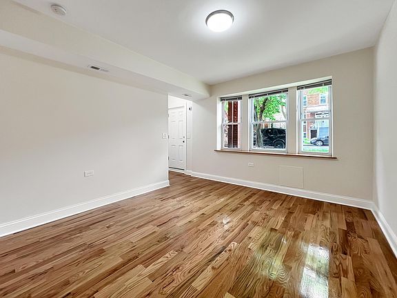 5th image of 3245 N Lawndale Ave Unit G