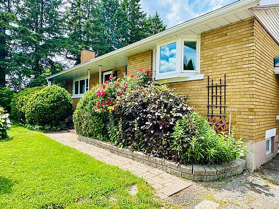 5th image of 77 Meadowlands Dr W
