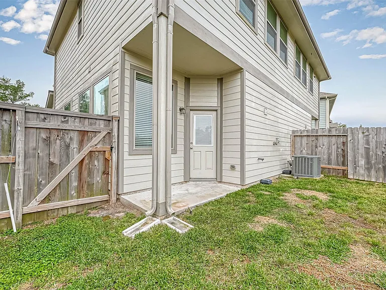 315 Biltmore Loop — Photo 36