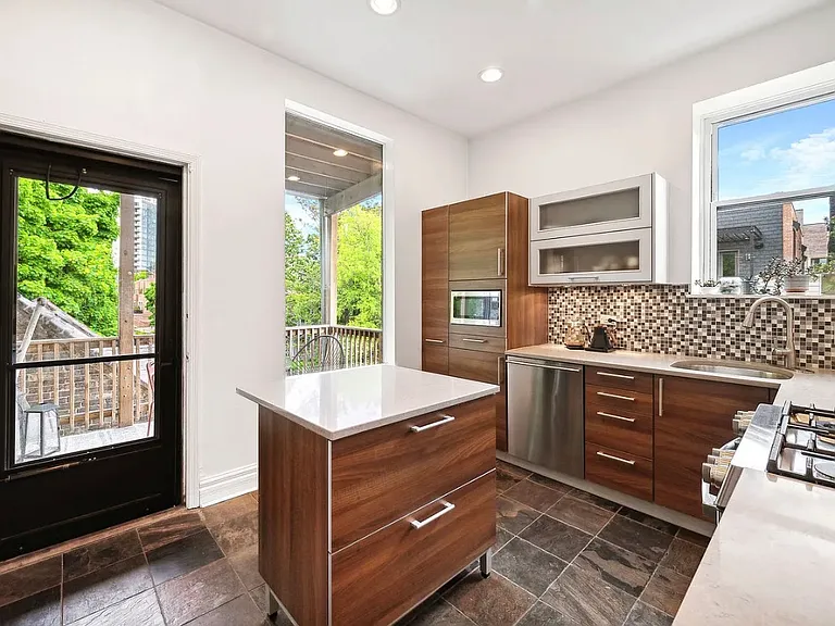 714 W Webster Ave #3E — Photo 6