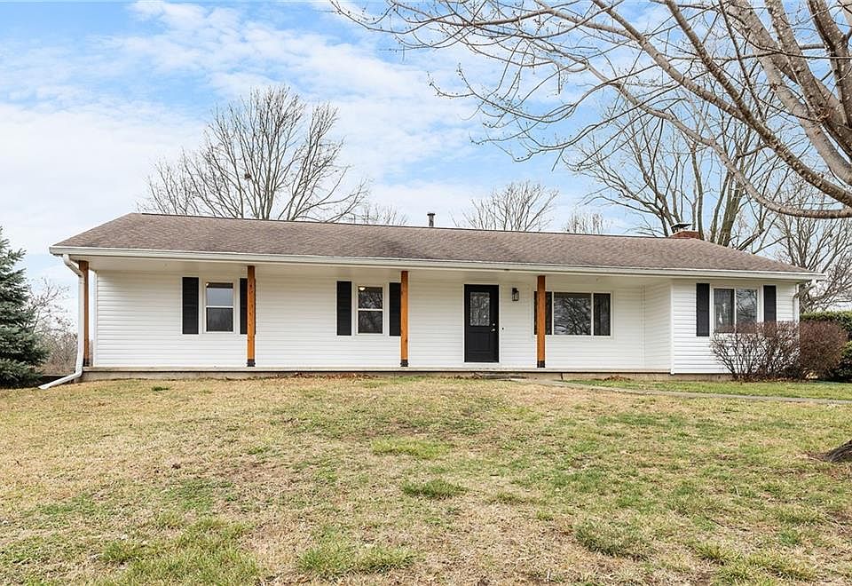 1st image of 302 Knoll Dr