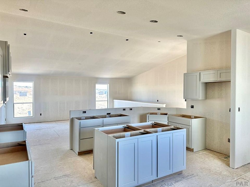 2nd image of 264 S Reynosa Dr