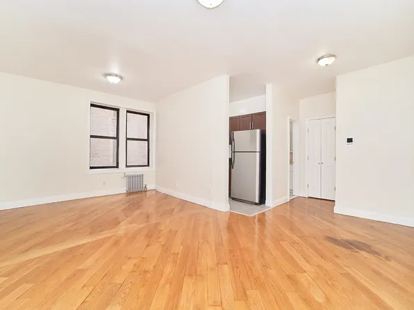 121 Seaman Avenue image 1 of 8