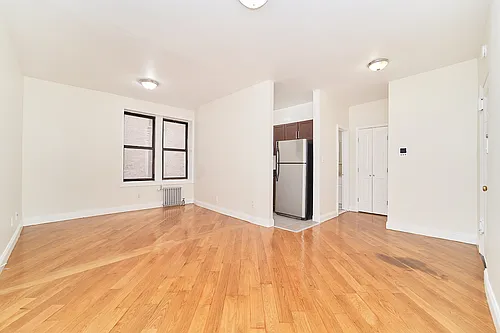 121 Seaman Ave #1E Photo 1
