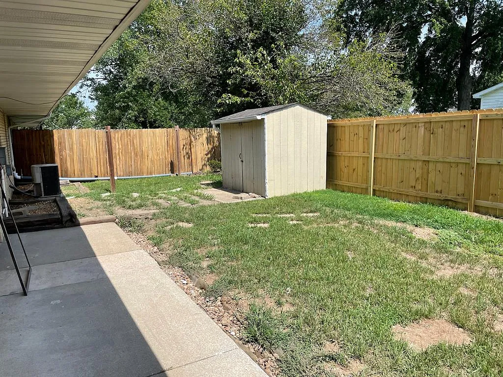 5900 Jeffrey Ln — Photo 4