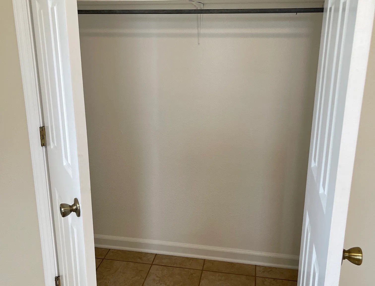 4 bed, 1986 sqft, $3,000 — Photo 4