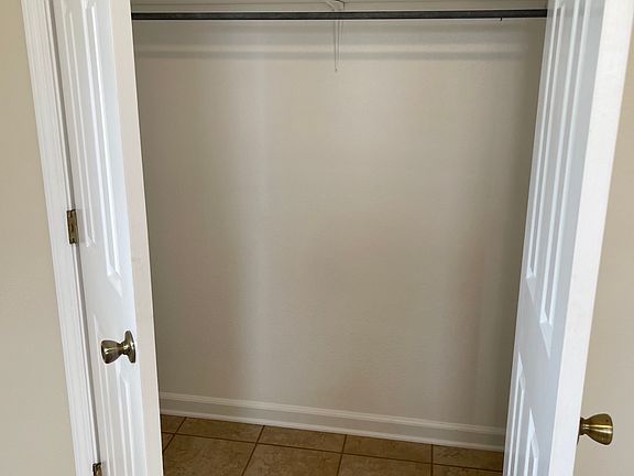 1124 BR closet