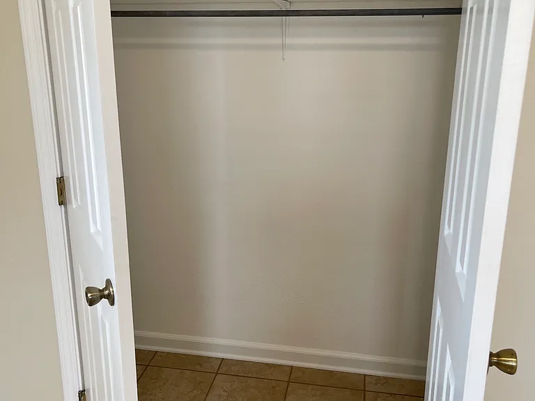1124 BR closet