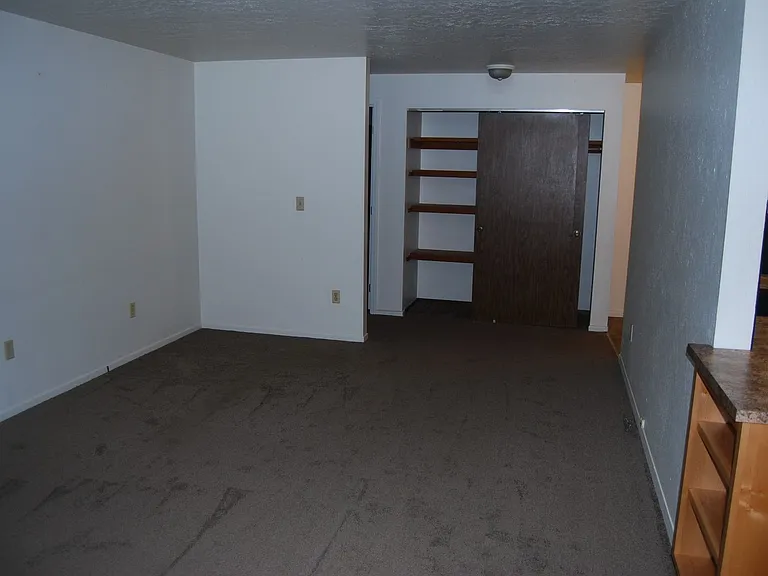 408 Pinehurst Dr — Photo 13