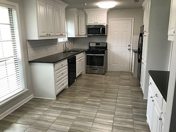 4th image of 1414 Fox St