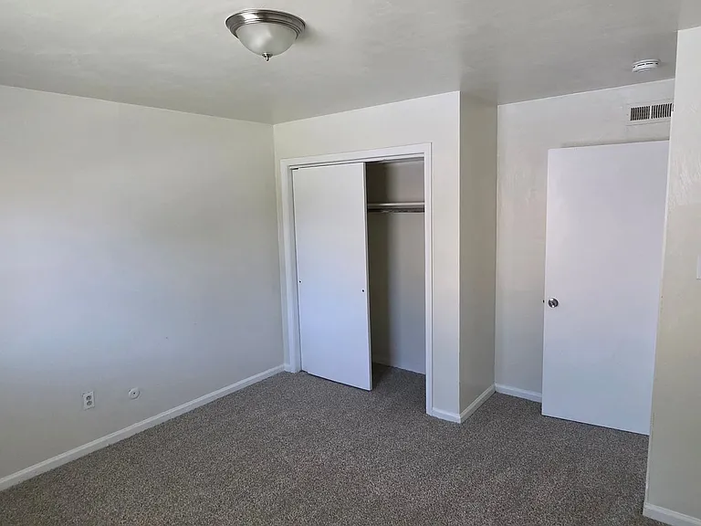 1810 Sparrow Rd — Photo 17