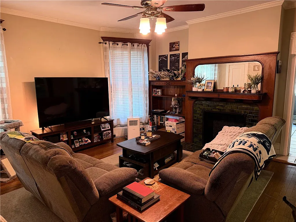 2 bed, 2.0 bath, 1600 sqft, $2,000 — Photo 4