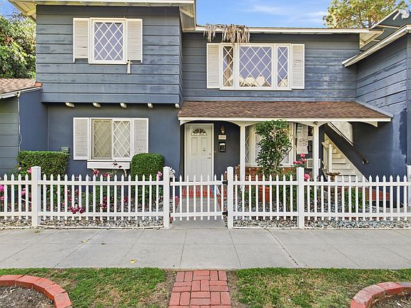 2nd image of 12334 Moorpark St #4359