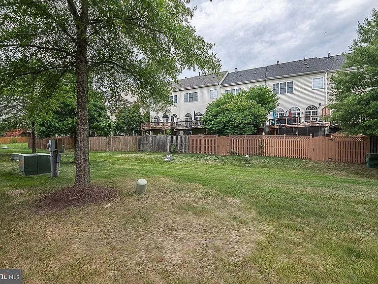 24635 Kings Canyon Sq — Photo 60